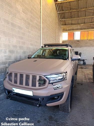 VEHICULE TOUT-TERRAIN VT4